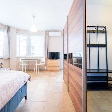 Lovely Apartment In Studentski Grad Sofia Esterno foto