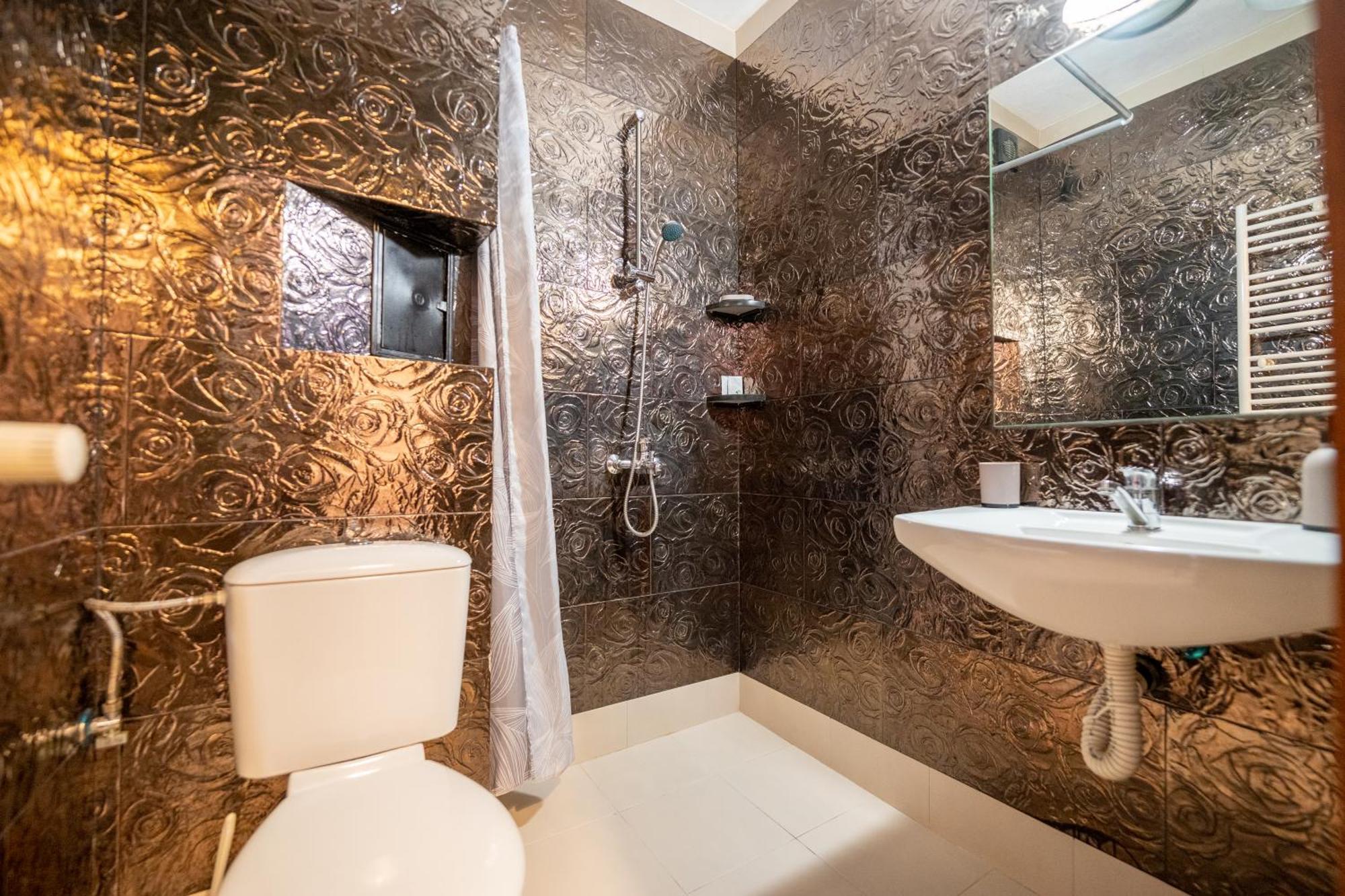 Lovely Apartment In Studentski Grad Sofia Esterno foto